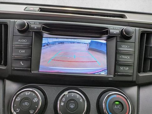 Used 2018 Toyota RAV4 LE image 13