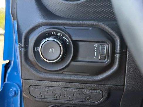 Used 2024 Jeep Wrangler Unlimited Rubicon w/ Technology Group AWD/4WD image 12