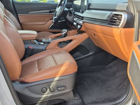Used 2024 Kia Telluride EX X-Line AWD/4WD image 32