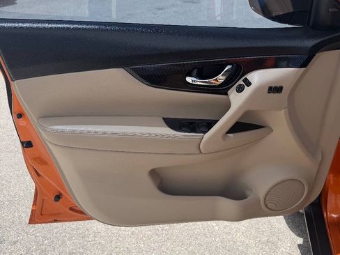 Used 2018 Nissan Rogue SL FWD image 15