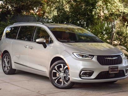 New 2026 Chrysler Pacifica Pinnacle
