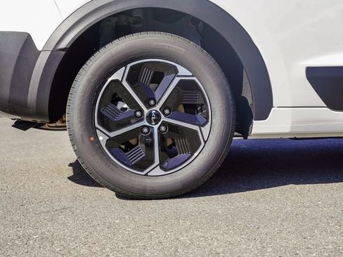 New 2026 Kia Niro EX image 17