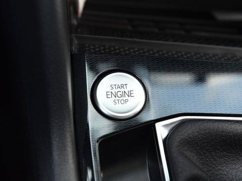 New 2025 Volkswagen Taos SEL image 16