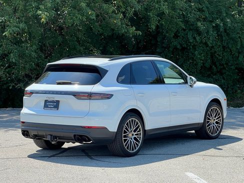 Certified 2023 Porsche Cayenne Platinum Edition AWD/4WD image 6