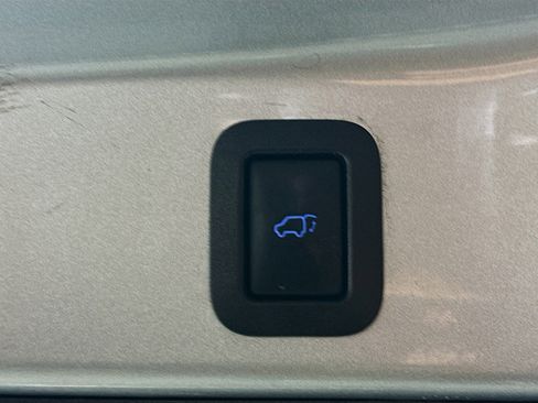 Used 2018 Toyota Highlander Limited Platinum AWD/4WD image 30