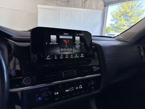 Used 2024 Nissan Pathfinder Platinum w/ Cargo Package AWD/4WD image 25