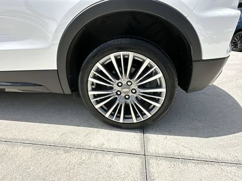 Certified 2024 Cadillac XT4 Premium Luxury FWD image 18