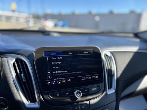 Used 2024 Chevrolet Malibu LT image 21