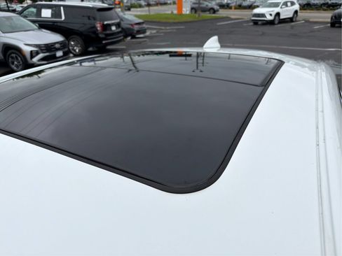 Used 2024 Chevrolet Malibu LT FWD image 12
