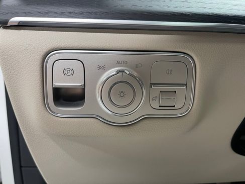 Certified 2025 Mercedes-Benz GLS 580 GLS 580 image 19