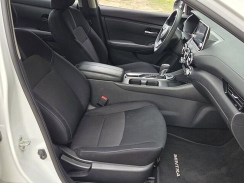 Used 2024 Nissan Sentra SV FWD image 16