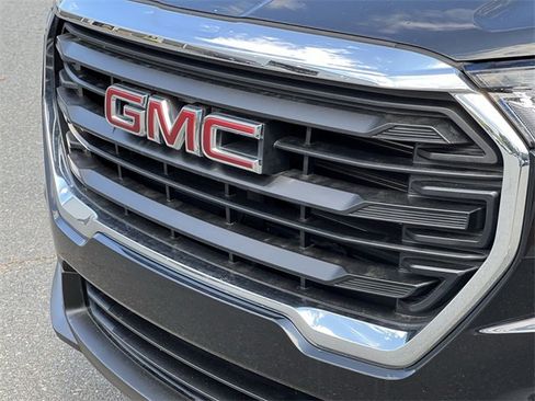 Used 2022 GMC Terrain SLE w/ Driver Convenience Package image 17
