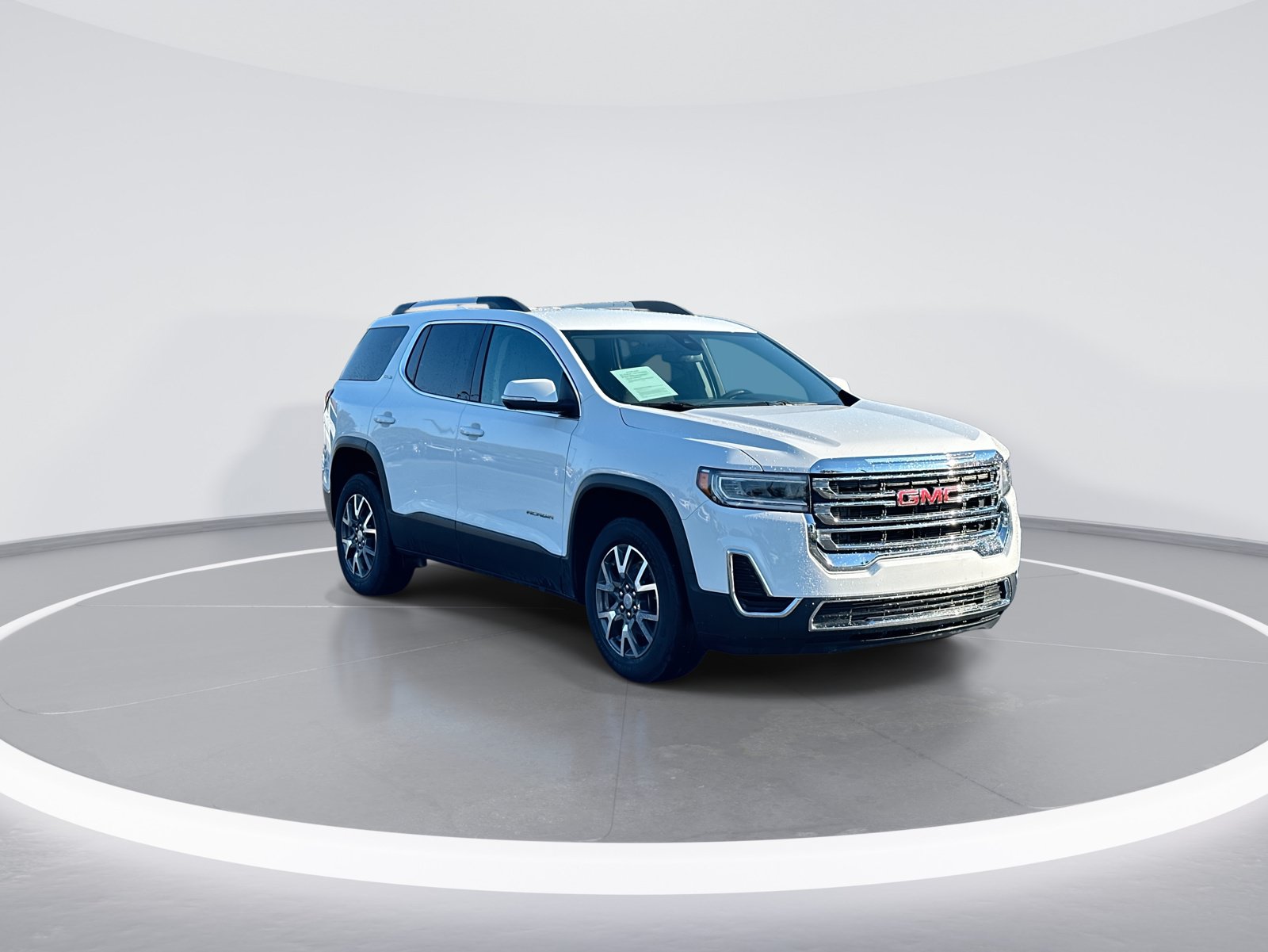 Used 2023 GMC Acadia SLE w/ Driver Convenience Package FWD image 2