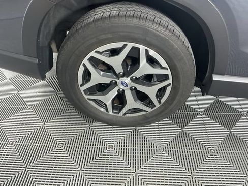 Used 2023 Subaru Forester Premium AWD/4WD image 18
