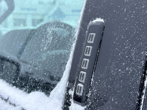 Used 2022 Ford F150 XLT w/ Equipment Group 302A High image 11