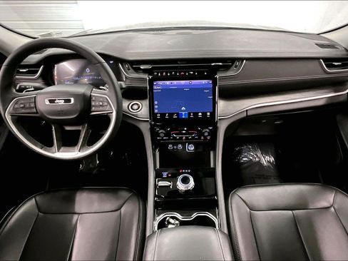 Used 2023 Jeep Grand Cherokee Limited AWD/4WD image 18