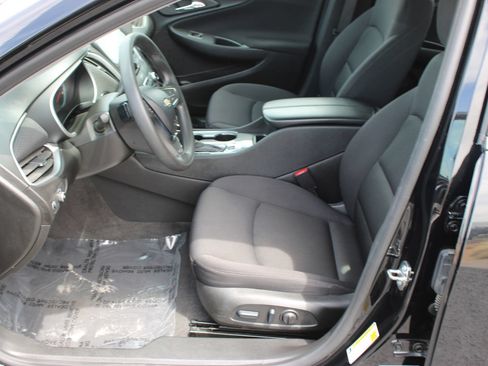 Used 2024 Chevrolet Malibu LT FWD image 11