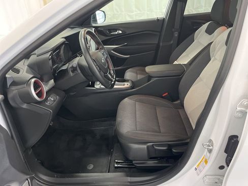 Used 2024 Chevrolet Trax RS w/ Driver Confidence Package image 4