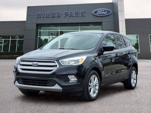 Used 2019 Ford Escape SE FWD image 3