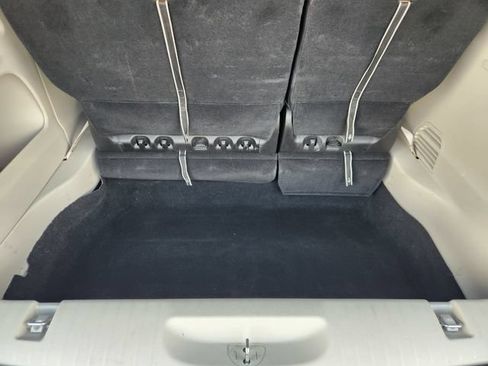 Used 2024 Chrysler Pacifica Touring-L FWD image 33