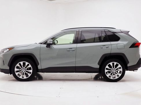 Used 2020 Toyota RAV4 XLE Premium AWD/4WD image 5