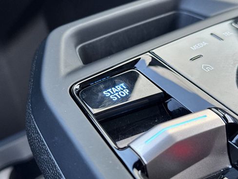 Used 2025 BMW iX xDrive50 image 33