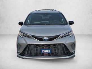 Used 2022 Toyota Sienna XSE video 2