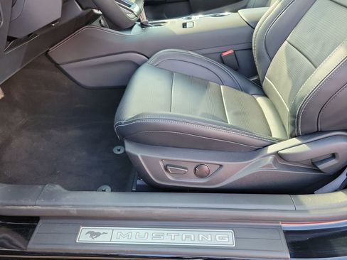 Used 2025 Ford Mustang GT Premium image 15