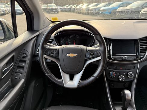 Used 2020 Chevrolet Trax LT w/ Sun & Sound Package image 23