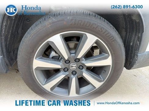 Used 2025 Honda Pilot Elite image 3