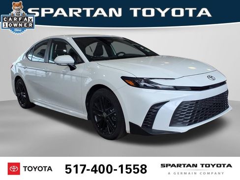 Used 2025 Toyota Camry SE image 5