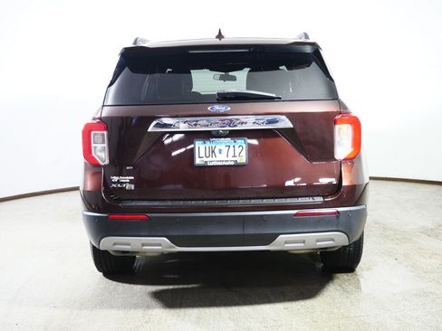 Used 2020 Ford Explorer XLT w/ Equipment Group 202A AWD/4WD image 6