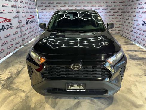 Used 2022 Toyota RAV4 LE FWD image 4
