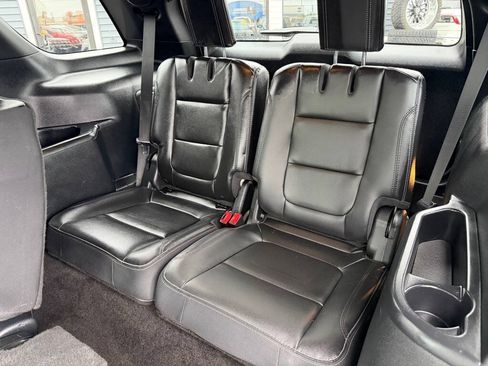 Used 2017 Ford Explorer Limited w/ Equipment Group 301A AWD/4WD image 39