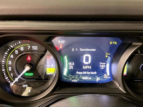 Used 2025 Jeep Wrangler Unlimited Sahara AWD/4WD image 12
