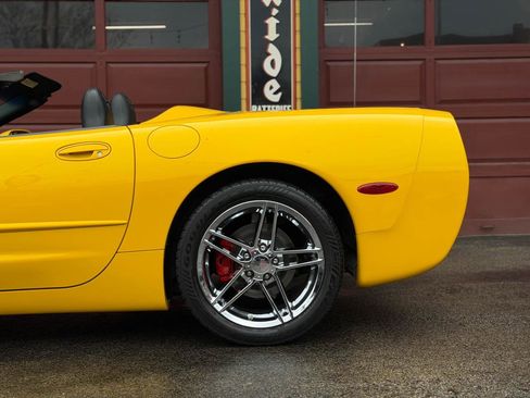 Used 2003 Chevrolet Corvette Convertible w/ Preferred Equipment Group1 image 38