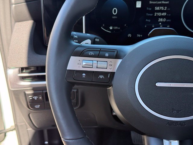 Certified 2025 Hyundai Tucson Limited FWD image 17