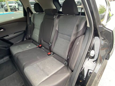 Used 2022 Nissan Rogue SV AWD/4WD image 25