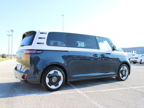 New 2025 Volkswagen ID. Buzz Pro S Plus image 3