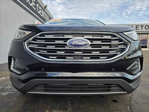 Used 2024 Ford Edge Titanium image 2