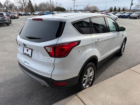 Used 2019 Ford Escape SE image 5
