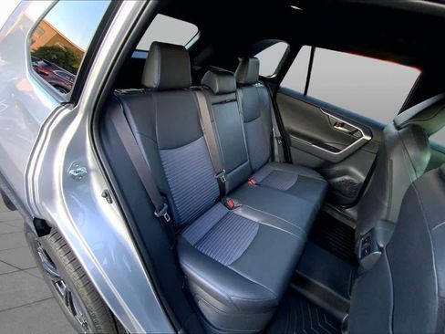 Used 2025 Toyota RAV4 XSE AWD/4WD image 20