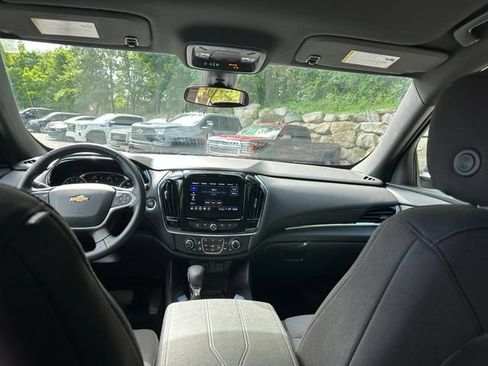 Used 2023 Chevrolet Traverse LT FWD image 26