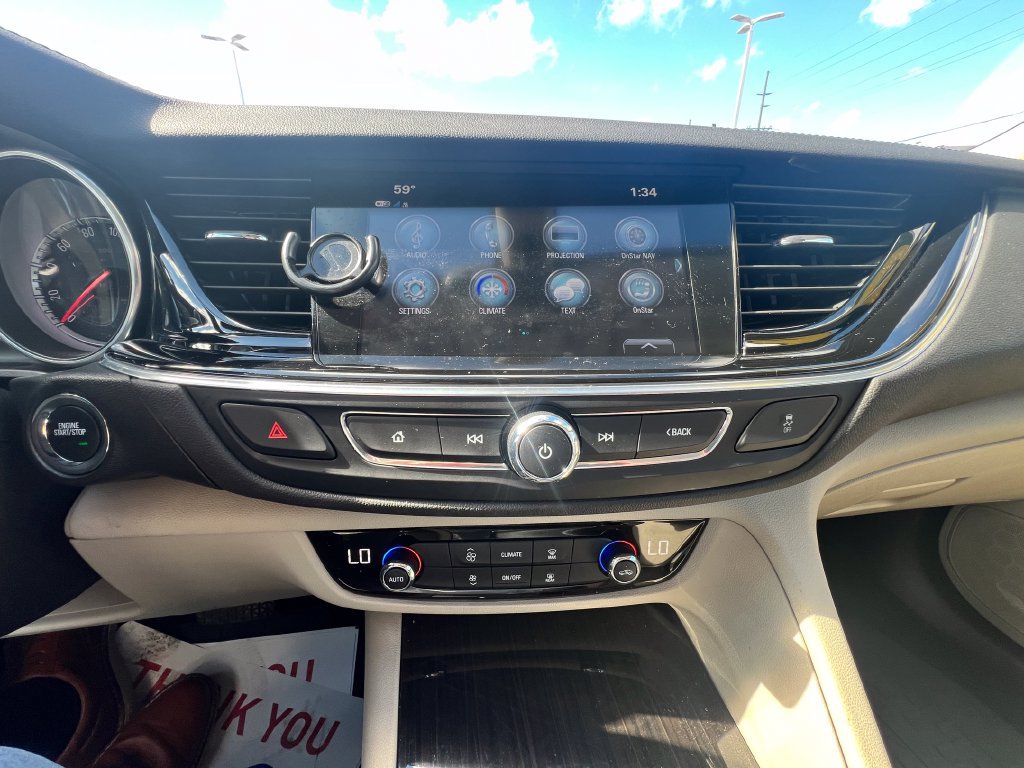 Used 2018 Buick Regal Preferred w/ Driver Confidence Package #1 FWD image 24