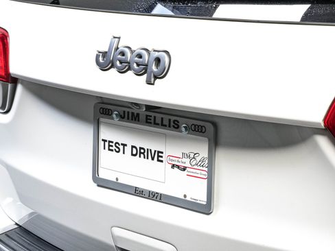 Used 2018 Jeep Grand Cherokee Limited RWD image 36