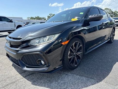 Used 2018 Honda Civic Sport image 5