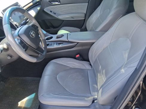 Used 2019 Toyota Avalon Limited FWD image 11