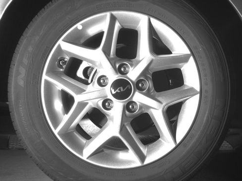 Used 2025 Kia Soul LX w/ LX Technology Package FWD image 15