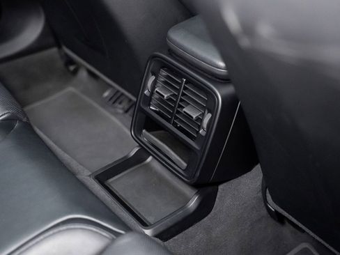 Used 2022 Porsche Taycan image 67