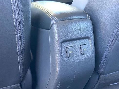 Used 2021 Nissan Kicks SR w/ SR Premium Package image 16